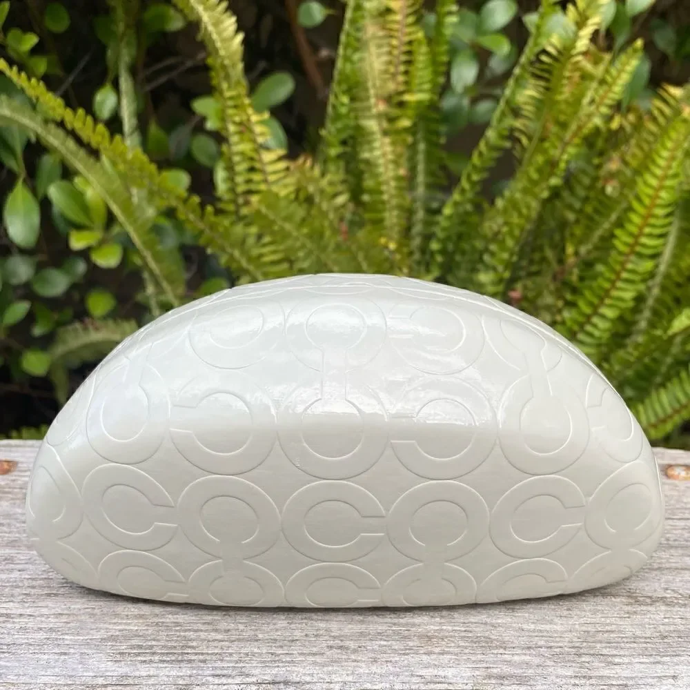 Coach White Signature “C” Hard Clamshell Sunglasses Case. EUC